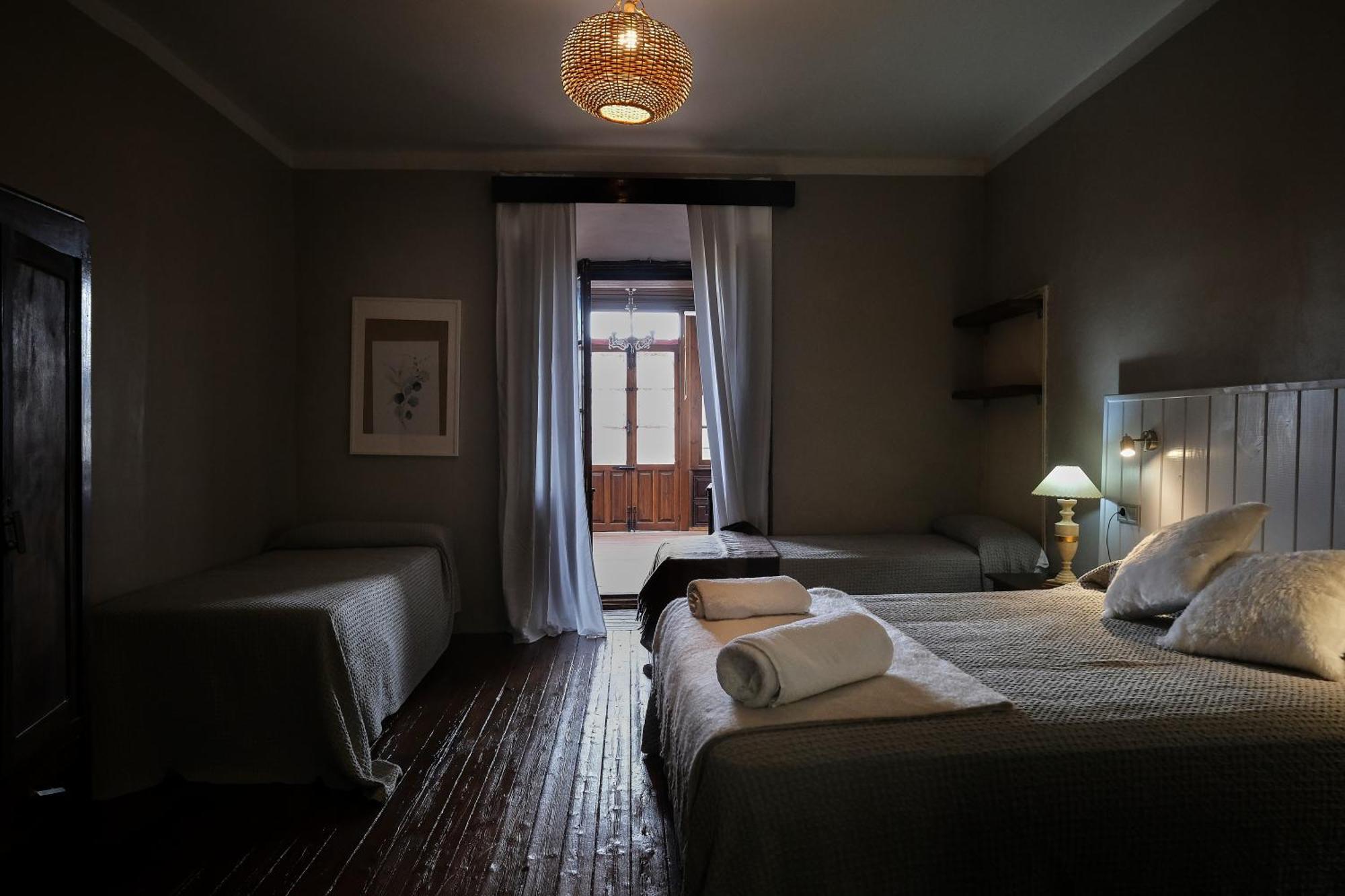 Casa Rural Palacio Conde De Aldana Con Piscina Entre Encinares Y Dehesas Terradillos Zewnętrze zdjęcie