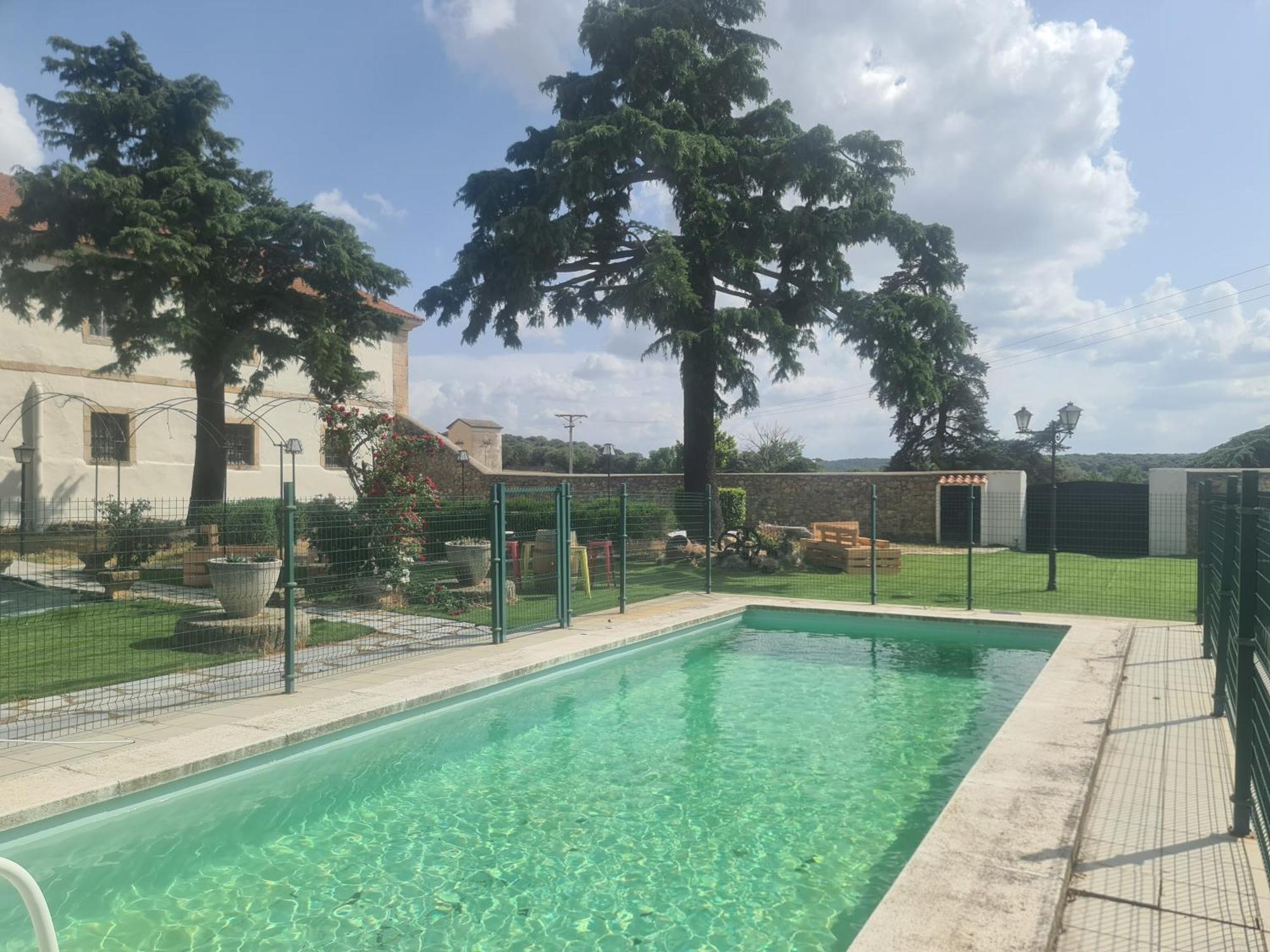 Casa Rural Palacio Conde De Aldana Con Piscina Entre Encinares Y Dehesas Terradillos Zewnętrze zdjęcie