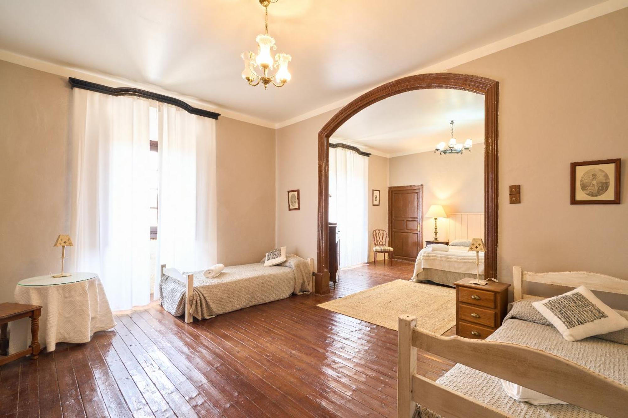 Casa Rural Palacio Conde De Aldana Con Piscina Entre Encinares Y Dehesas Terradillos Zewnętrze zdjęcie
